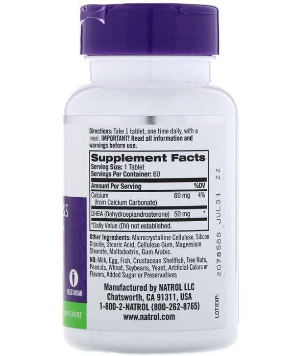 Un flacon de vitamine C avec une étiquette violette, contenant du Natrol - DHEA, 50 mg, 60 comprimés.