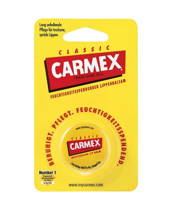 Un paquet de Carmex - Le Pot Classic, baume à lèvres Baume à Lèvres dans un emballage jaune.