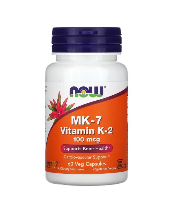 Le supplément de vitamine K-2 MK-7 de NOW Foods propose 60 capsules végétariennes, chacune fournissant 100 µg pour soutenir la santé osseuse et cardiovasculaire.