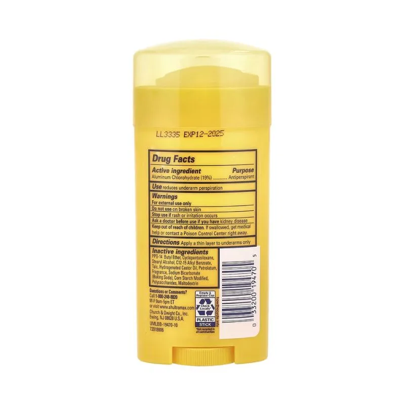 Vue arrière du bâton de déodorant antiperspirant en poudre Arm & Hammer UltraMax Fresh 2.6 oz, montrant l'étiquette avec les informations sur le médicament, les ingrédients actifs et inactifs, le mode d'emploi, les avertissements et le code-barres.