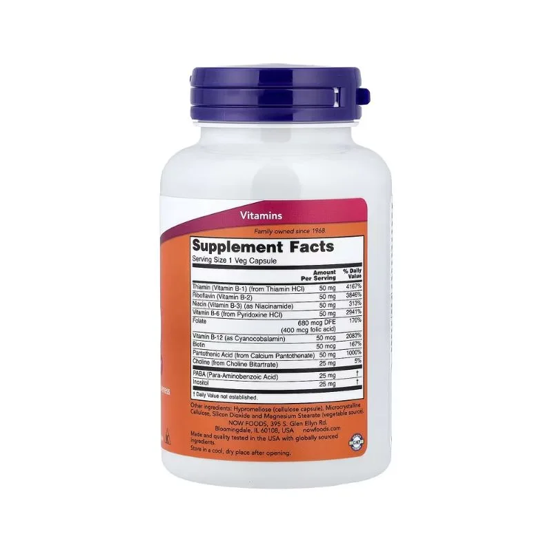 Une bouteille blanche avec un bouchon violet affiche Supplement Facts et contient NOW Foods - B-50 - Complexe de vitamines B - 100 gélules végétariennes sur un fond orange et blanc.