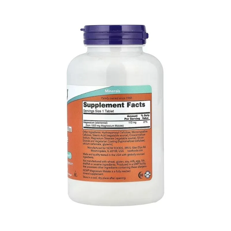 Un flacon en plastique blanc avec un bouchon violet et une étiquette orange sur l'étiquette du supplément contient le malate de magnésium de NOW Foods 1000 mg, 180 comprimés.