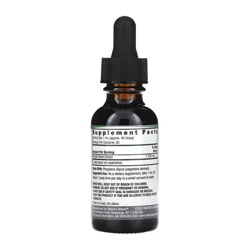 Un flacon compte-gouttes en verre foncé de Nature's Answer Propolis Extract Liquide Sans Alcool 1000 mg (30 ml) avec une étiquette Supplement Facts indiquant la taille de la portion, les portions par contenant et des informations détaillées sur le produit.