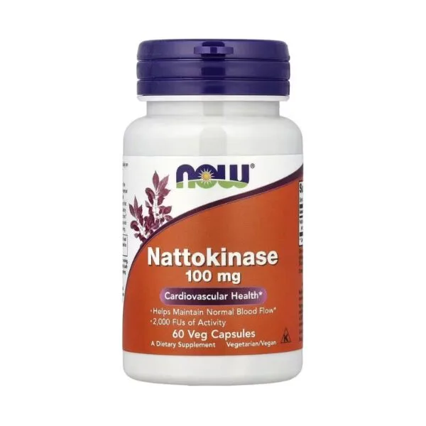 Une bouteille blanche de NOW Foods Nattokinase 100mg - Santé Cardiovasculaire, avec un bouchon violet, contient 60 gélules pour soutenir la santé cardiovasculaire.