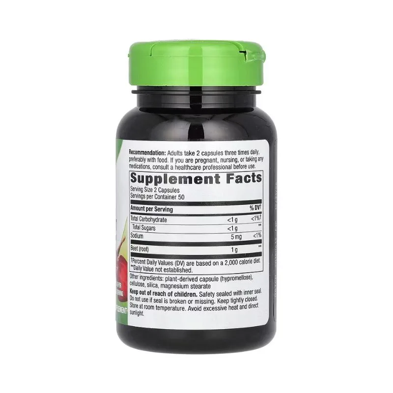 Une bouteille noire avec un bouchon vert présente une étiquette nutritionnelle pour Nature's Way - Betterave - 100 gélules véganes (500 mg), avec des informations sur le supplément et des instructions de dosage pour les gélules d'extrait de betterave.