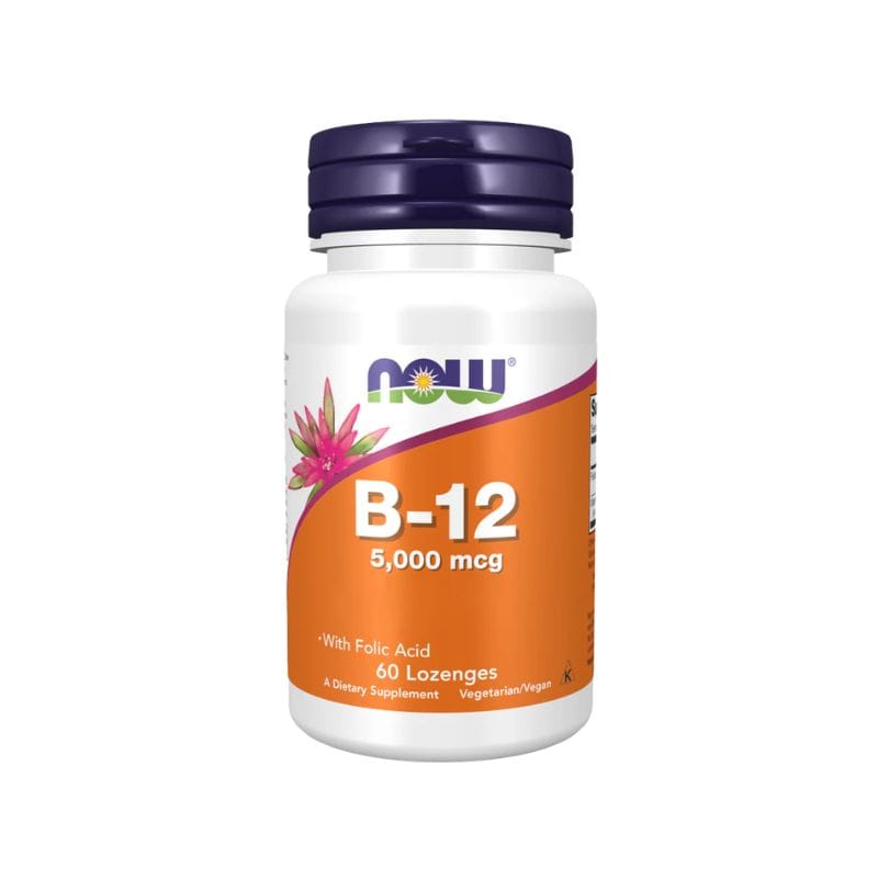 Une bouteille blanche de NOW Foods Vitamine B12 5000 mcg Complément Énergie & Système Nerveux avec 60 pastilles sublinguales, une étiquette orange et violette, et un bouchon violet.
